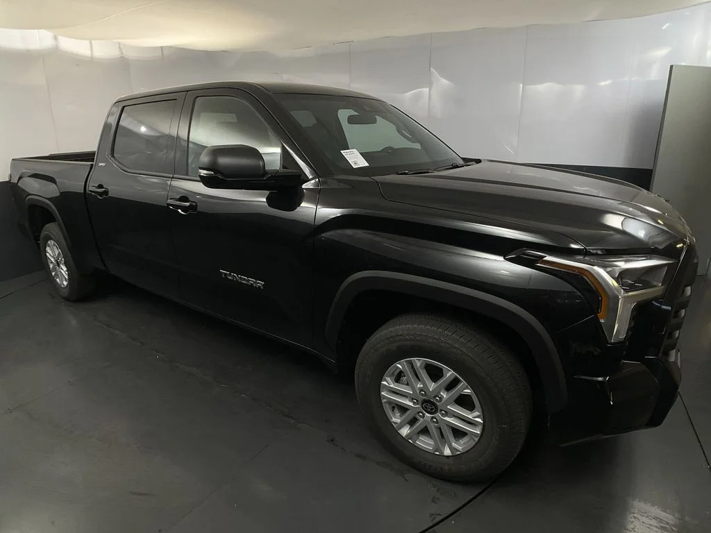 New 2026 Midnight Black Metallic Toyota SR5 image 11