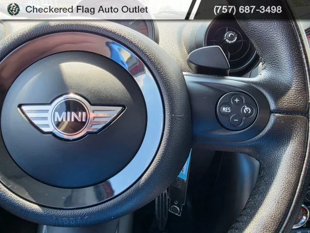 Used 2015 Blazing Red MINI Base image 25
