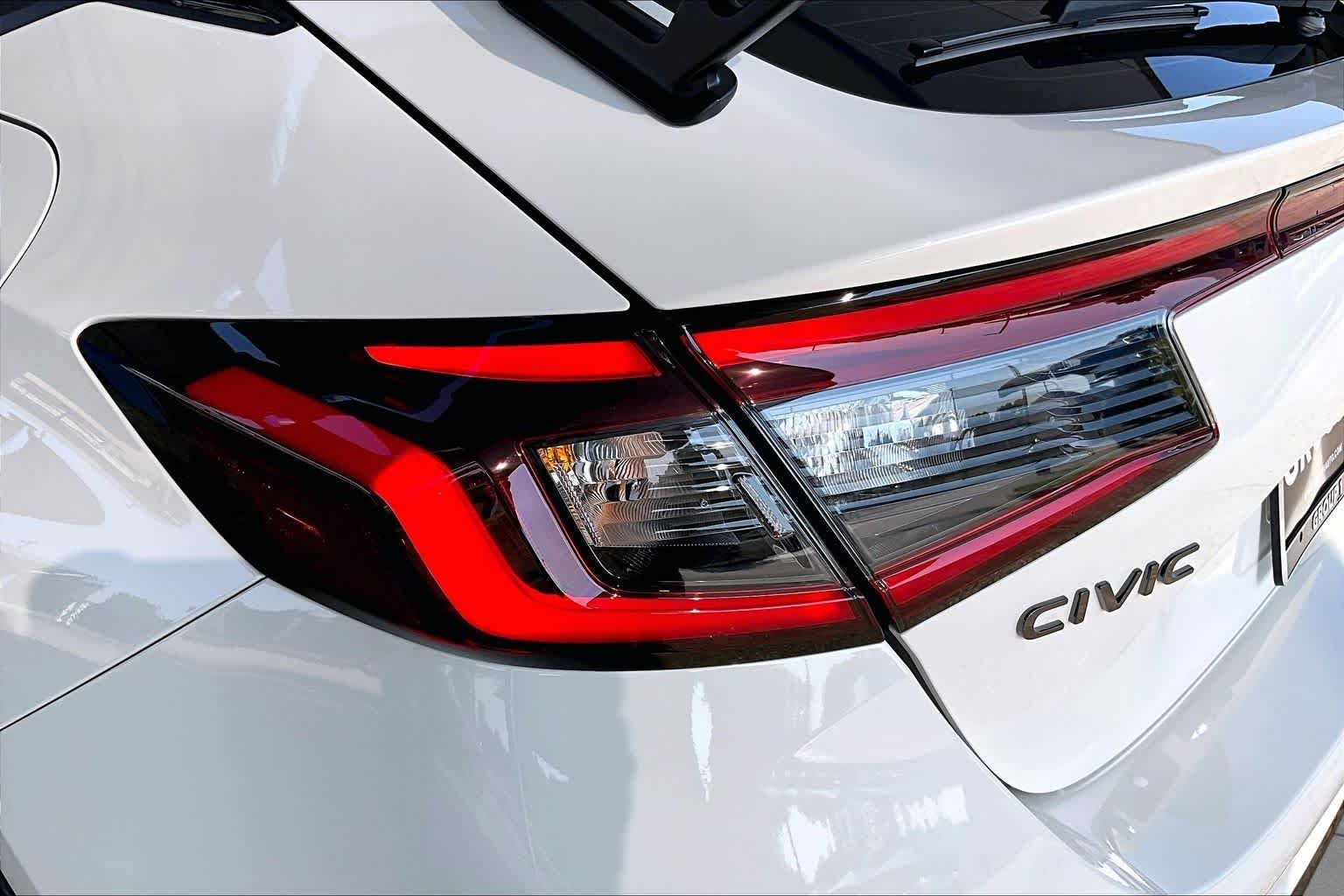 Used 2025 Championship White Honda Civic Type R image 29