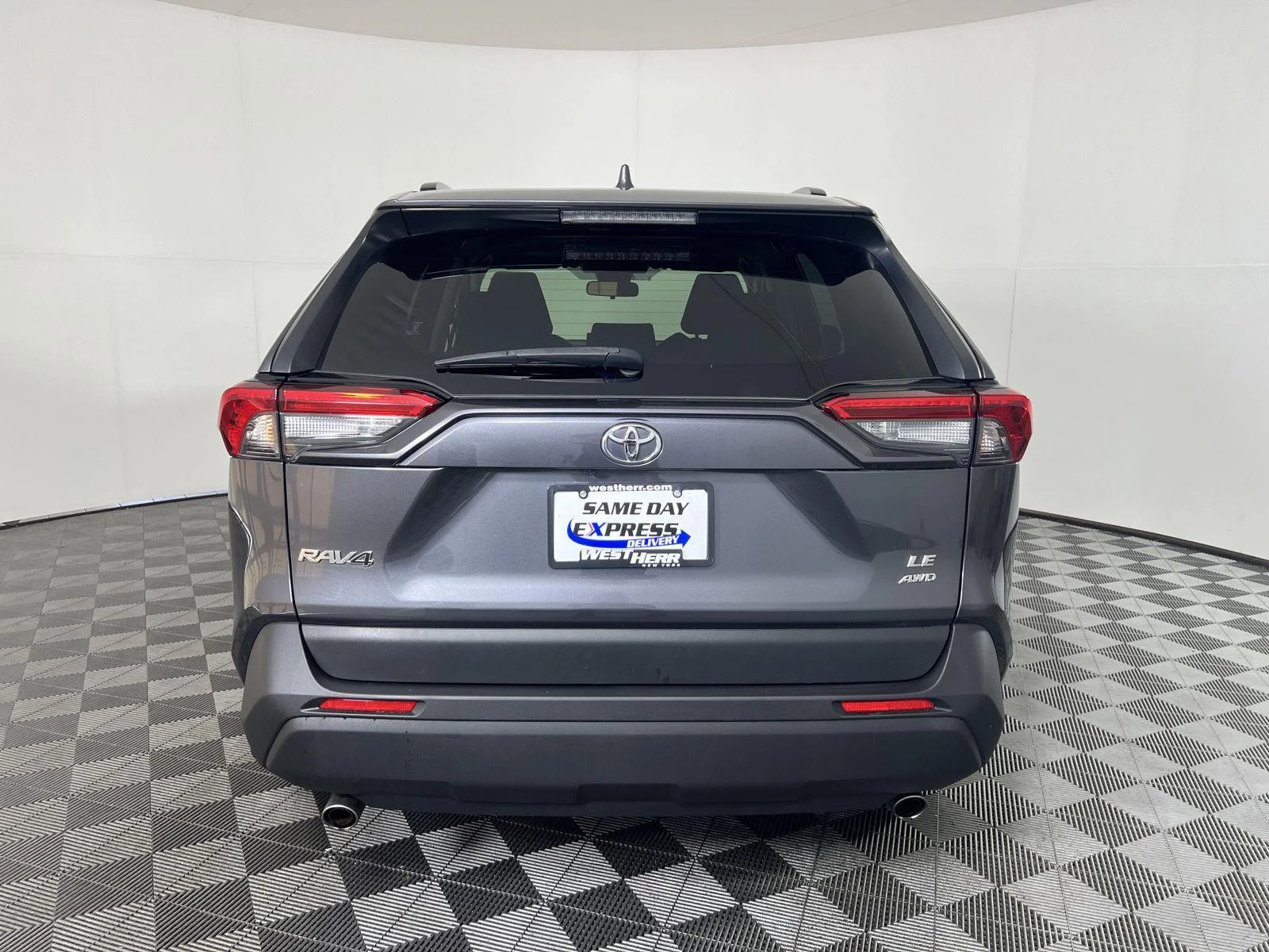 Used 2019 Magnetic Gray Metallic Toyota LE image 4