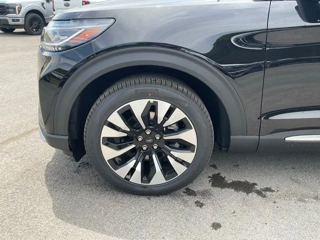 New 2026 Agate Black Metallic Ford Platinum™ image 20