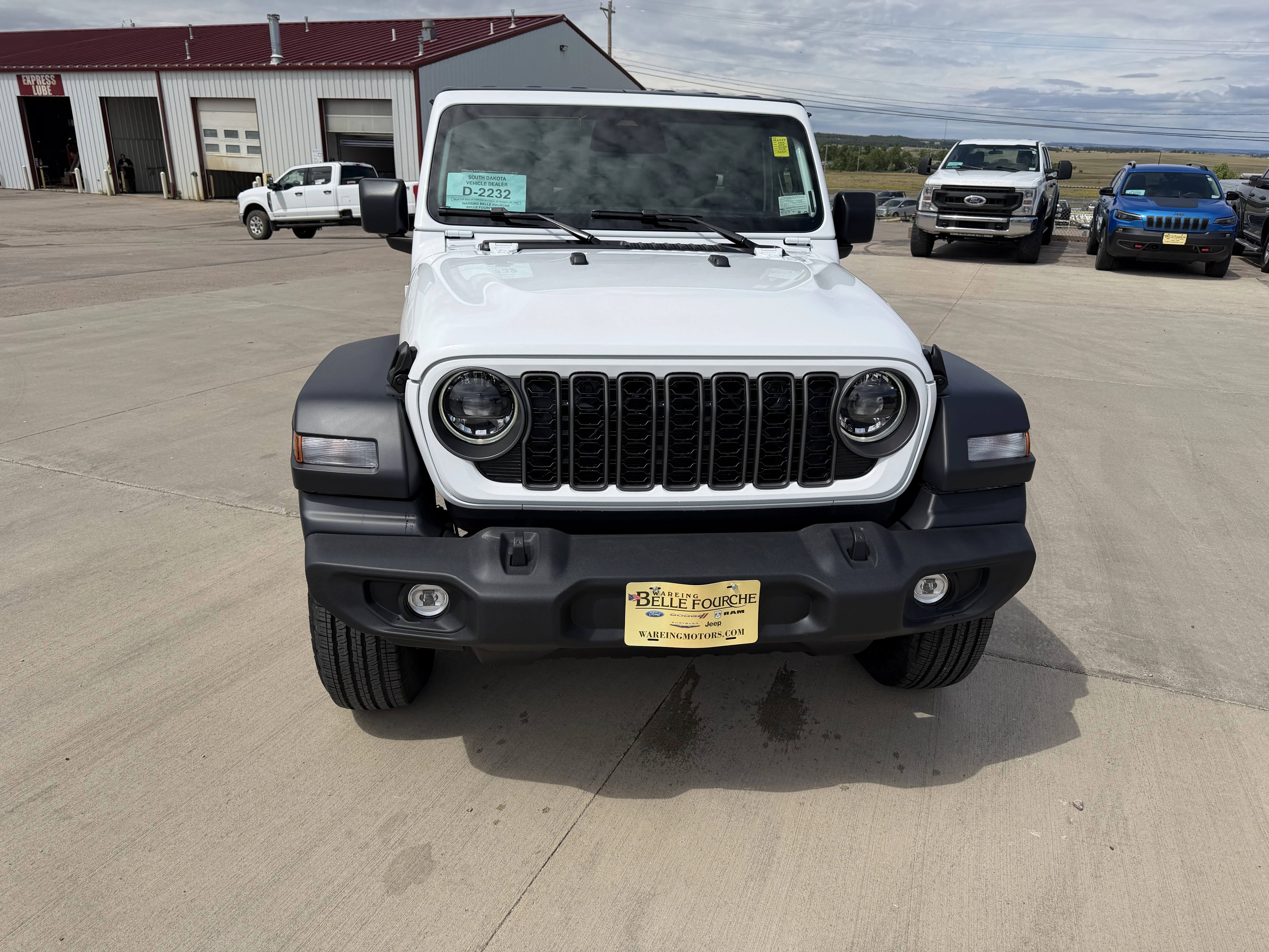 New 2026 Bright White Clear-Coat Exterior Paint Jeep Sport S image 8