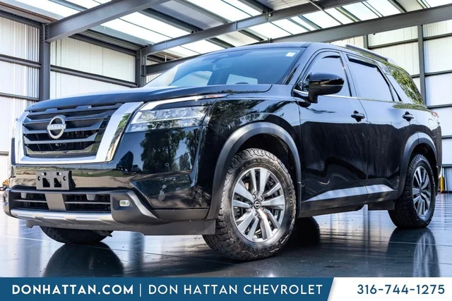 2023 Nissan Pathfinder SL