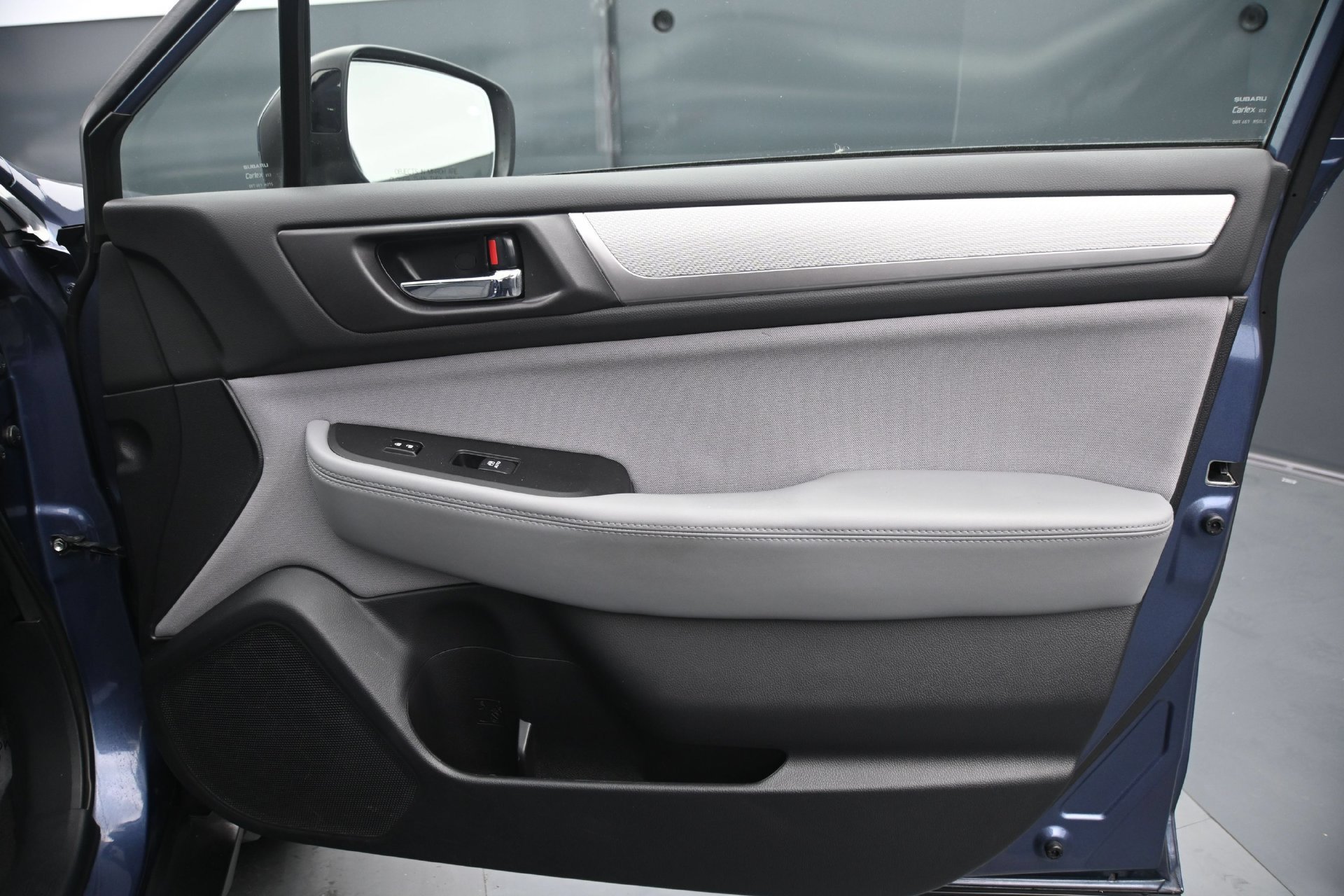 Used 2018 Twilight Blue Metallic Subaru 2.5i Premium image 12