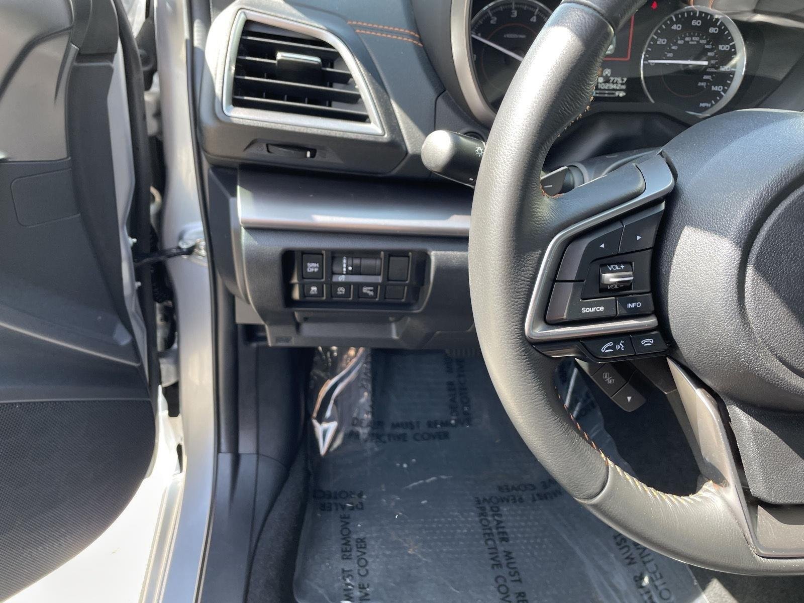 Used 2022 Ice Silver Metallic Subaru Limited image 20
