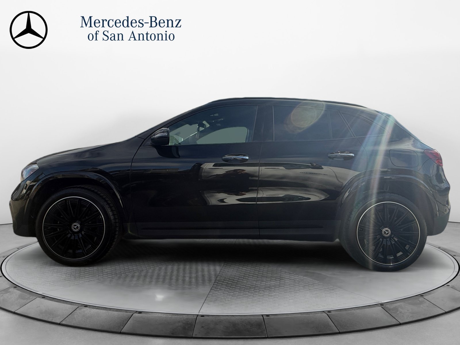 New 2026 Cosmos Black Metallic Mercedes-Benz GLA 250 image 29