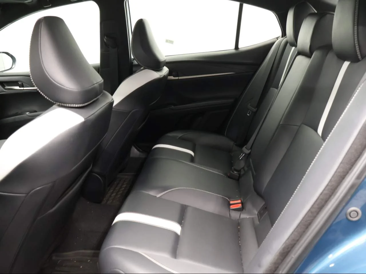 Used 2025 Ocean Gem Toyota SE image 9