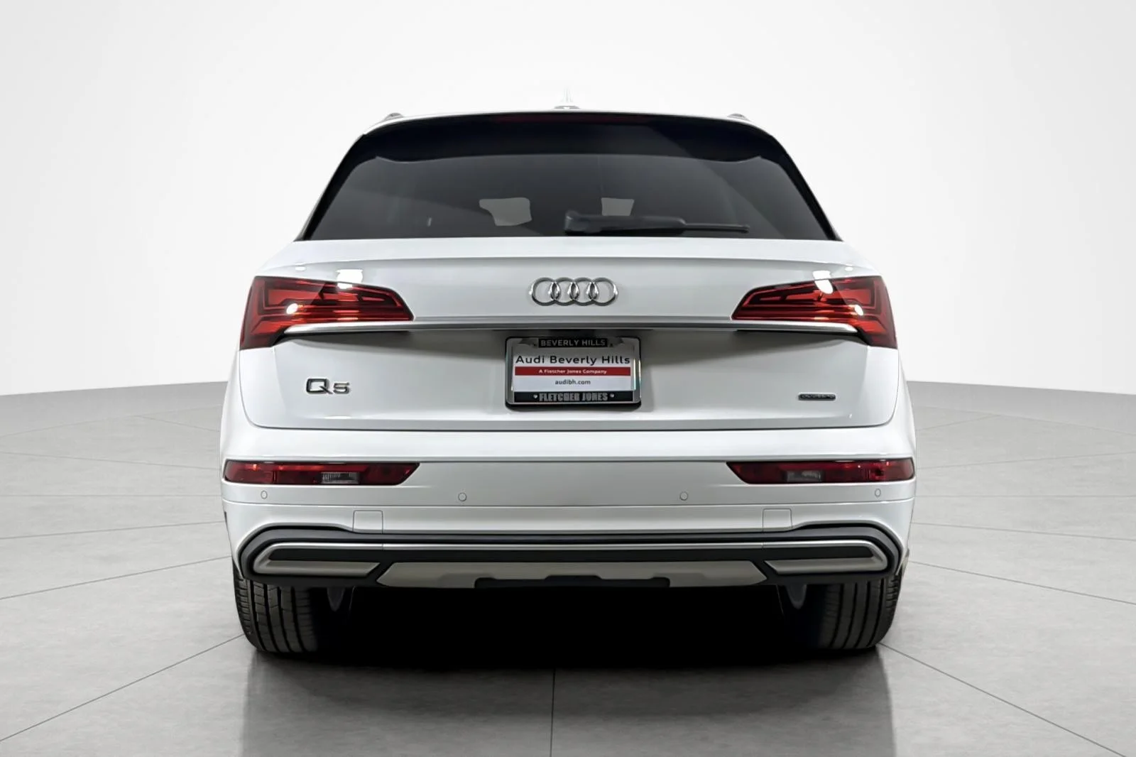 Used 2023 Ibis White Audi Premium 40 TFSI quattro image 4