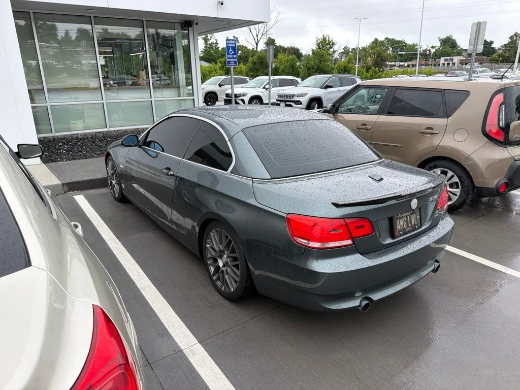 Used 2009 Green BMW 335i image 5