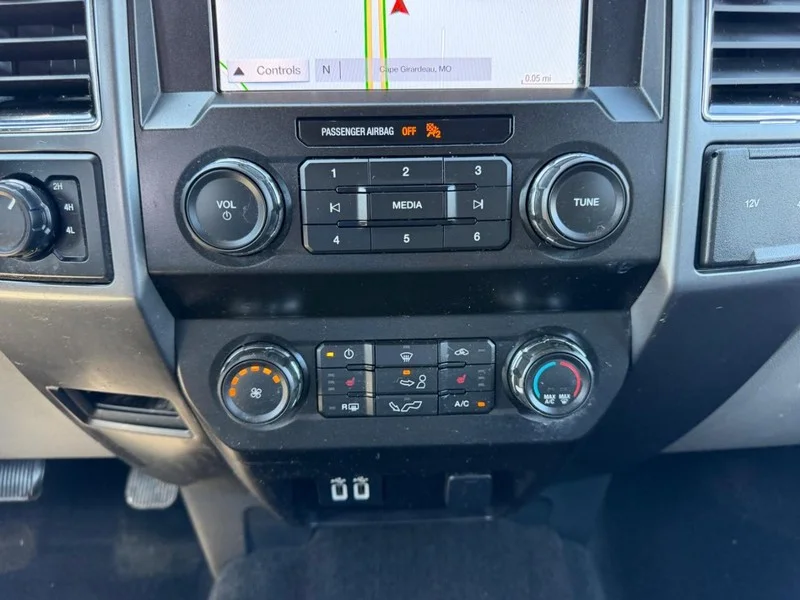 Certified Used 2019 Velocity Blue Metallic Ford XLT image 15