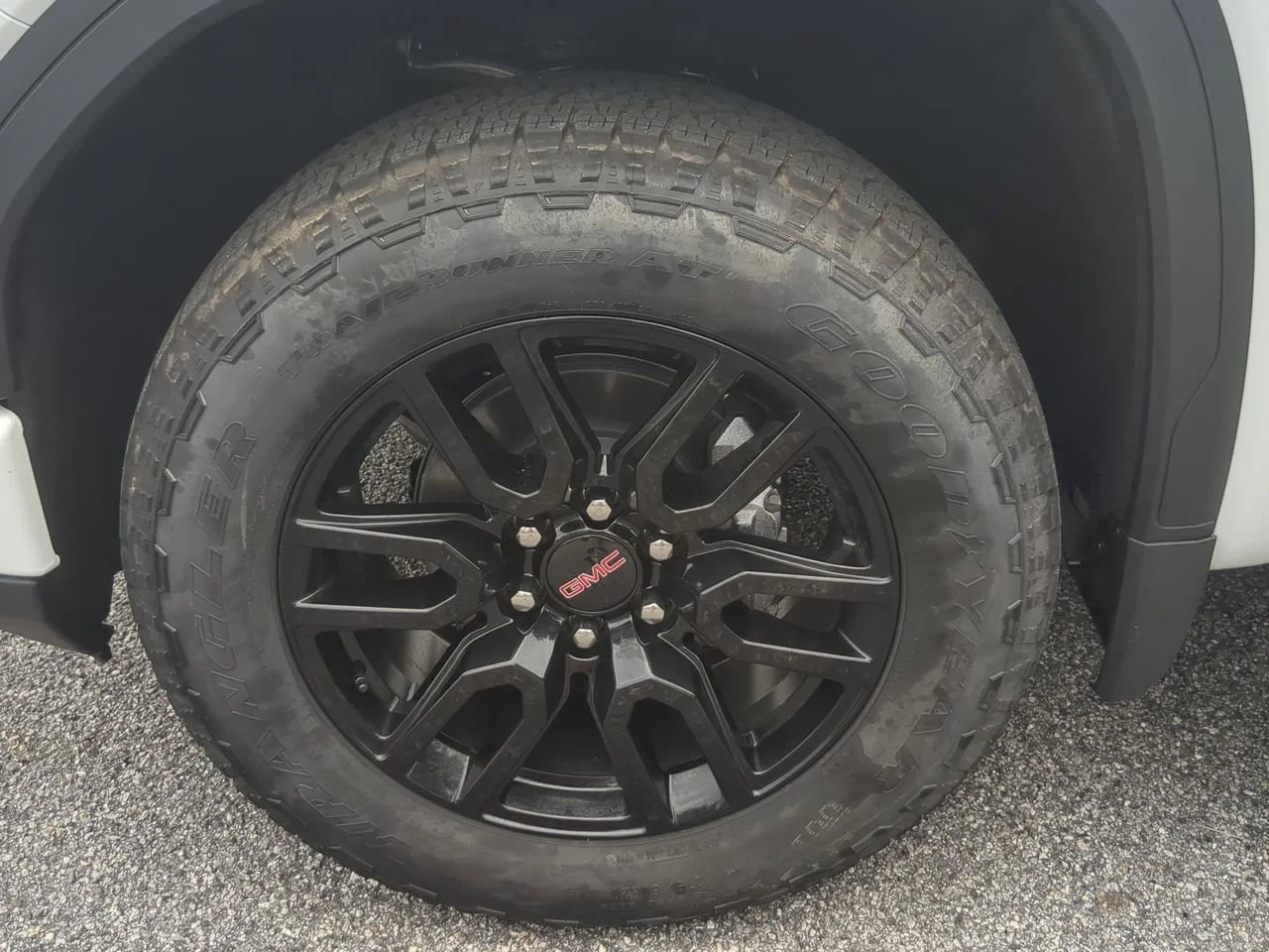New 2026 Summit White GMC Elevation image 34