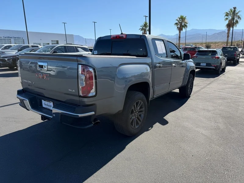 Used 2020 SATIN STEEL METALLIC GMC 2WD SLE image 3