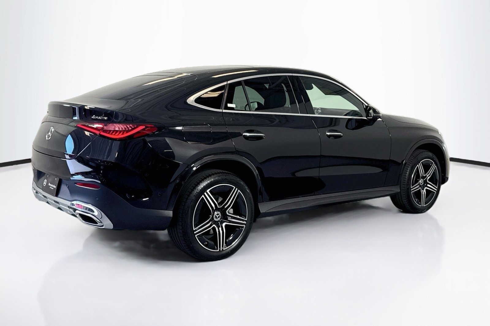 New 2027 Obsidian Black Metallic Mercedes-Benz GLC 300 image 5