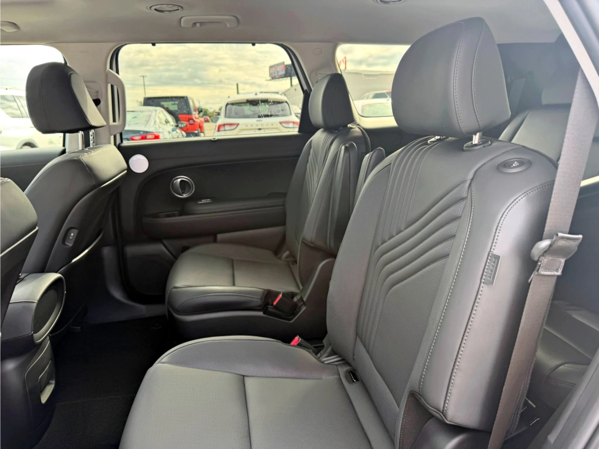 New 2026 Creamy White Pearl Hyundai SEL Premium 7P image 22