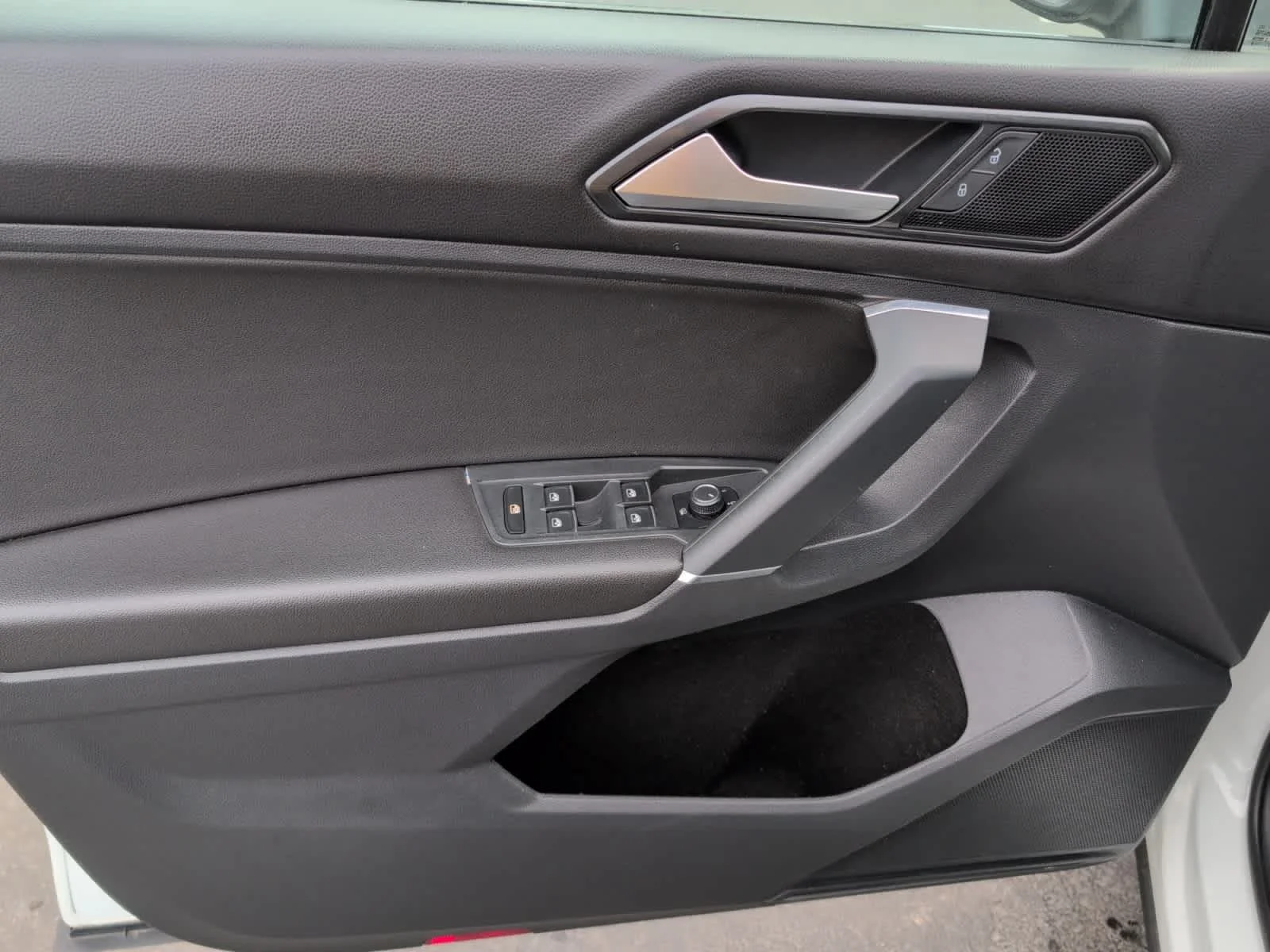 2018 Volkswagen Tiguan SE - Photo 17