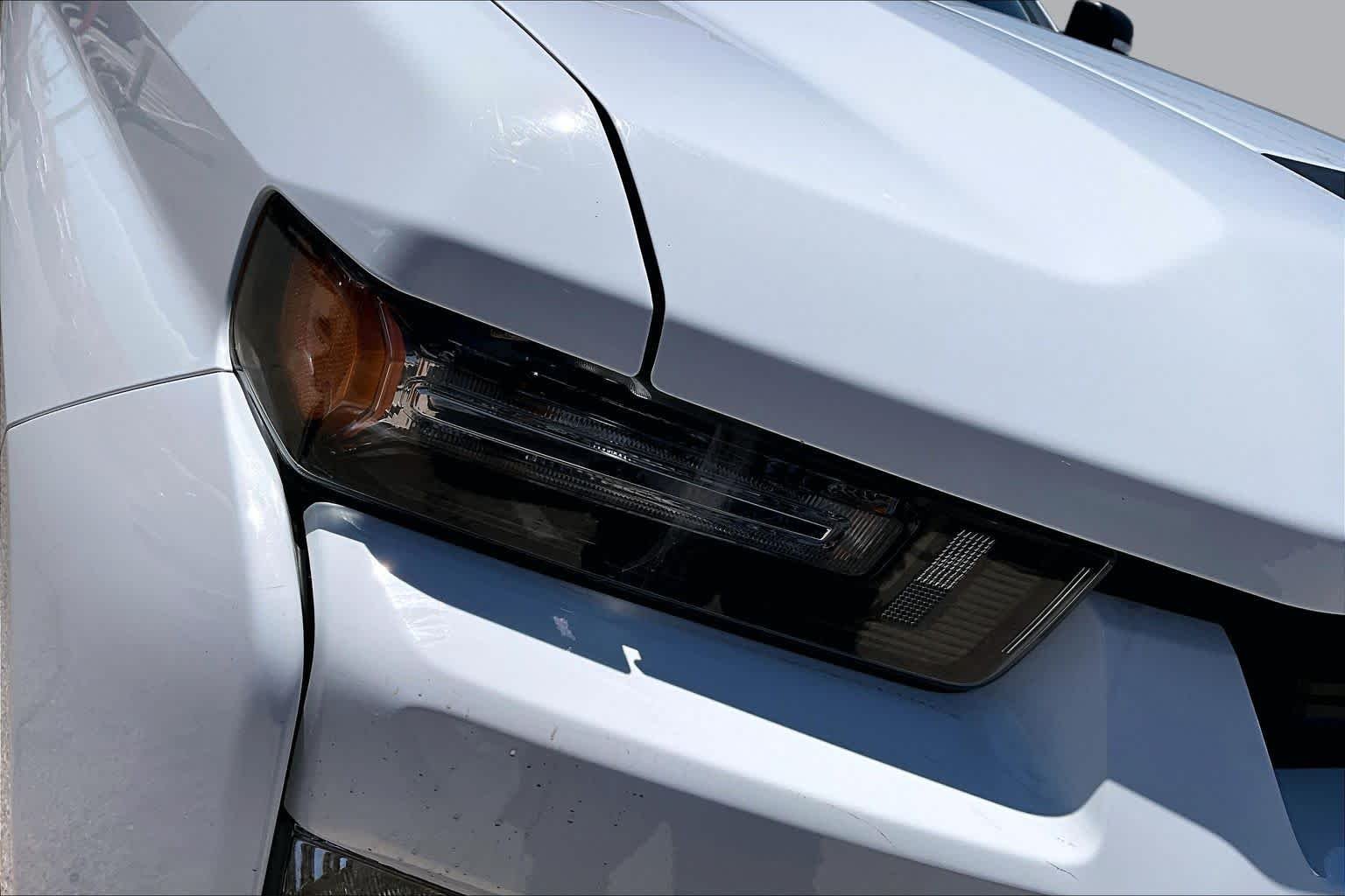 Used 2021 Summit White Chevrolet Custom image 27