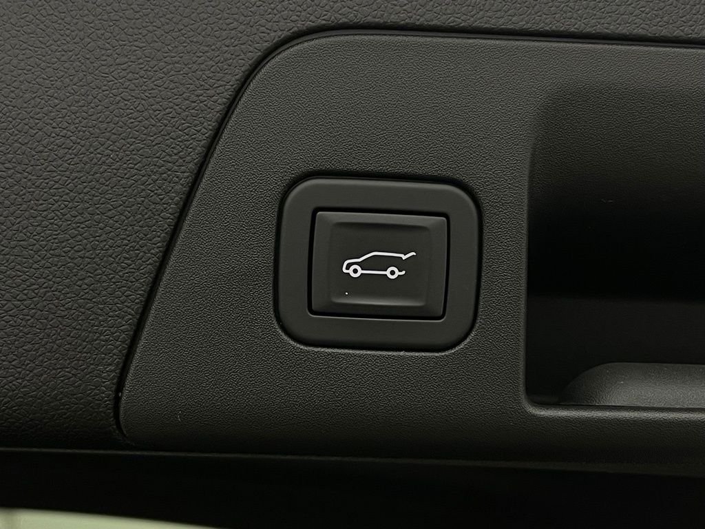 Used 2025 Ebony Twilight Metallic Buick Sport Touring image 10