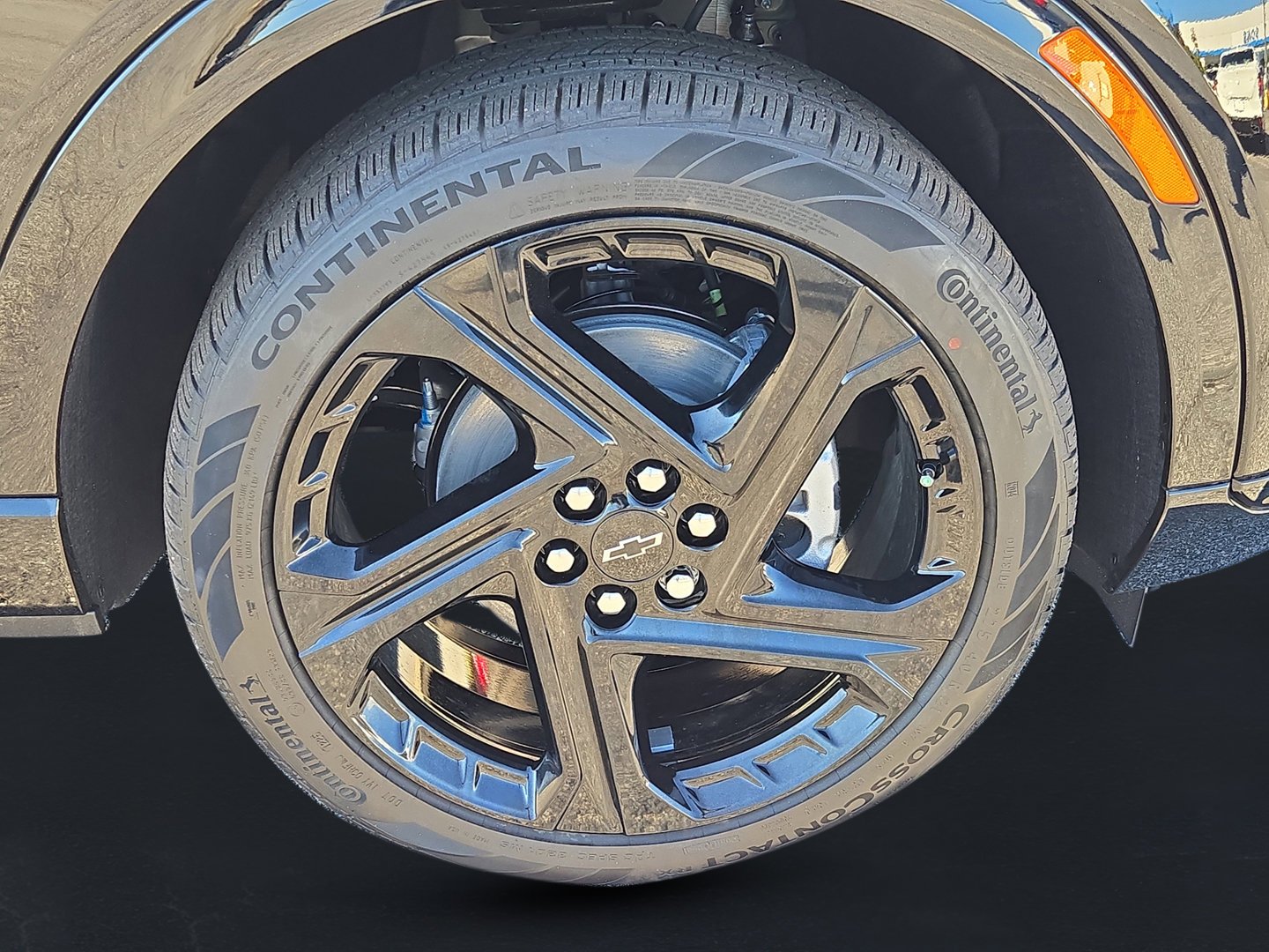 2025 Chevrolet Equinox EV RS - Photo 11