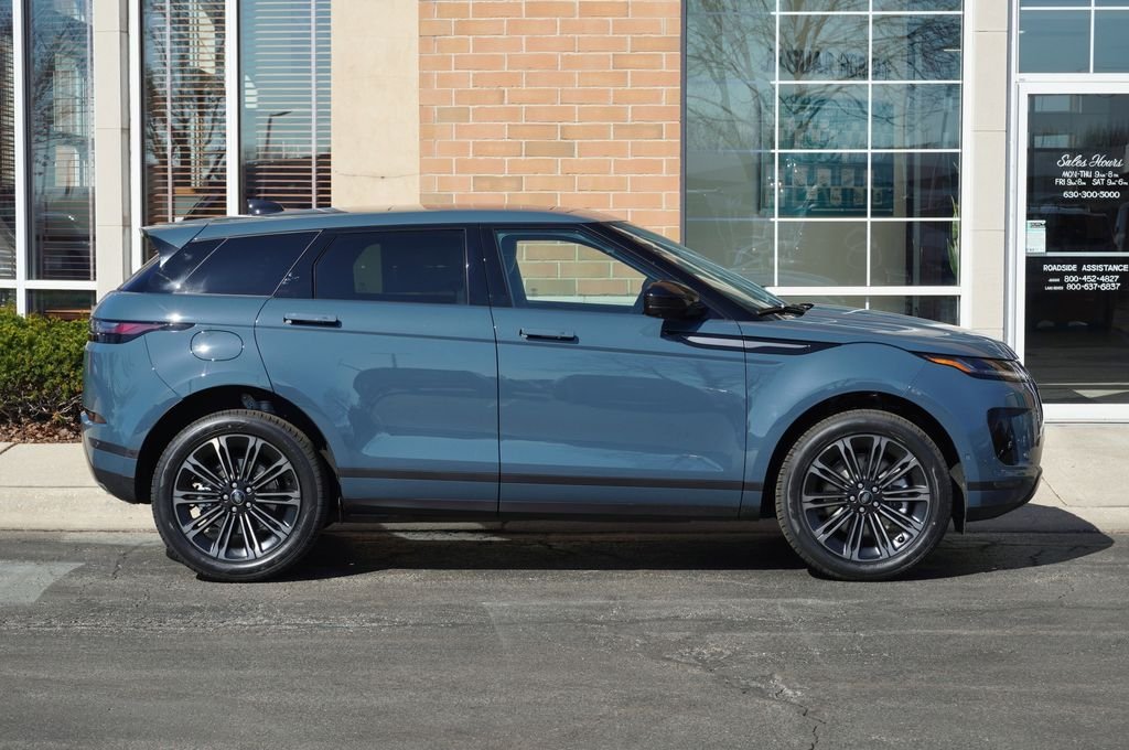New 2026 Tribeca Blue Land Rover S image 8
