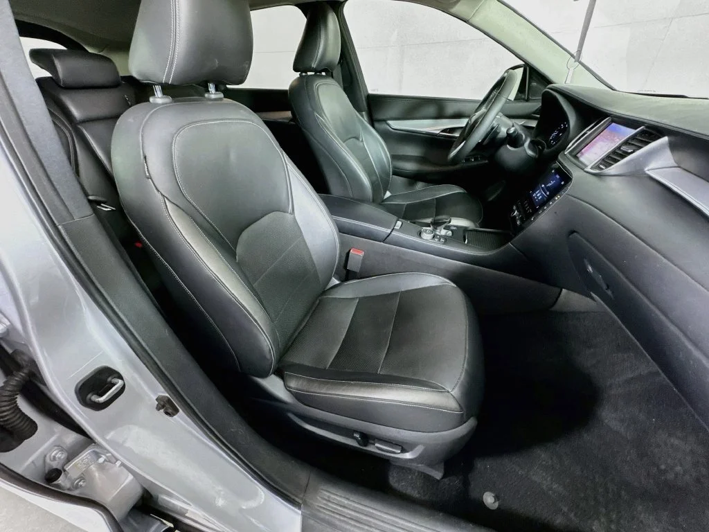 Certified Used 2019 Silver INFINITI ESSENTIAL image 37