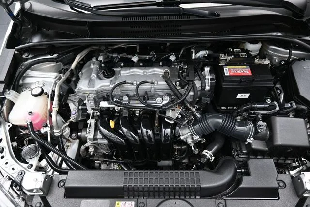 Used 2022 Silver Toyota LE image 34