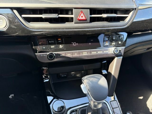 New 2026 Snow White Pearl Kia S image 20