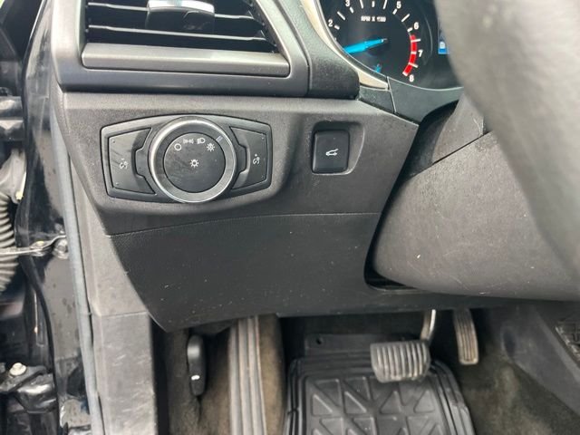Used 2016 Black Ford SE image 26