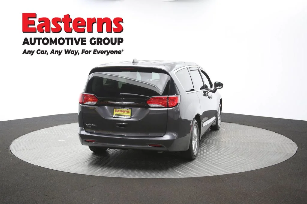 Used 2022 Gray Chrysler LX image 38