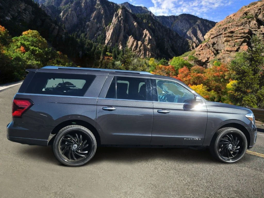 Used 2022 Gray Ford Platinum image 2