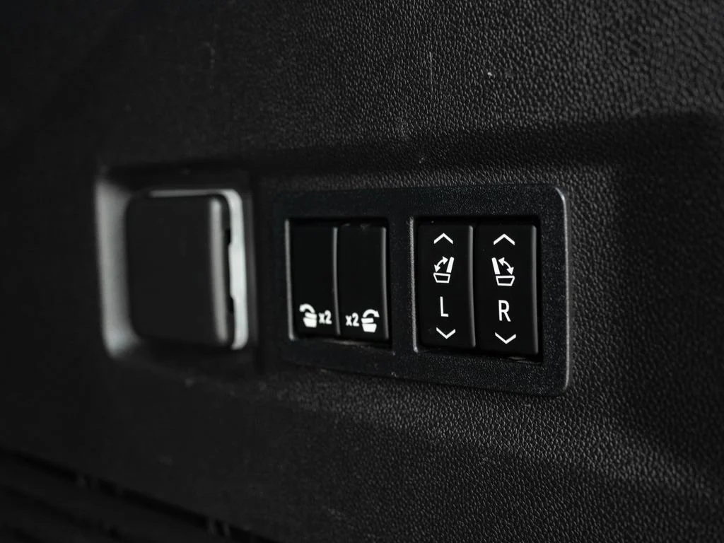 Used 2021 Summit White Chevrolet High Country image 23