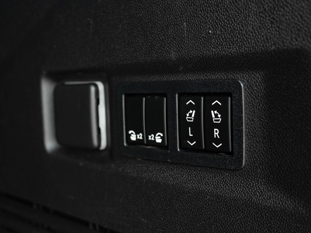 Used 2021 Summit White Chevrolet High Country image 23