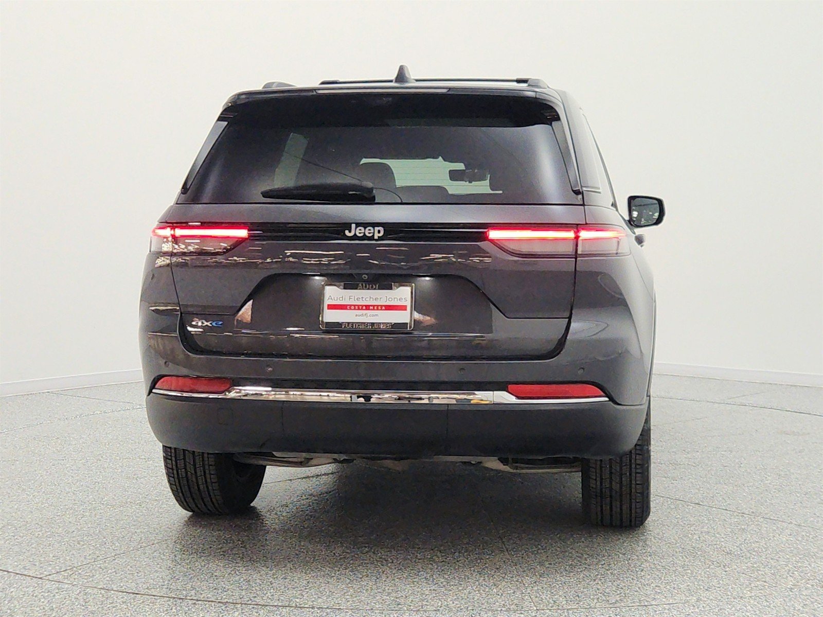 Used 2025 Baltic Gray Metallic Clearcoat Jeep 4x4 image 6