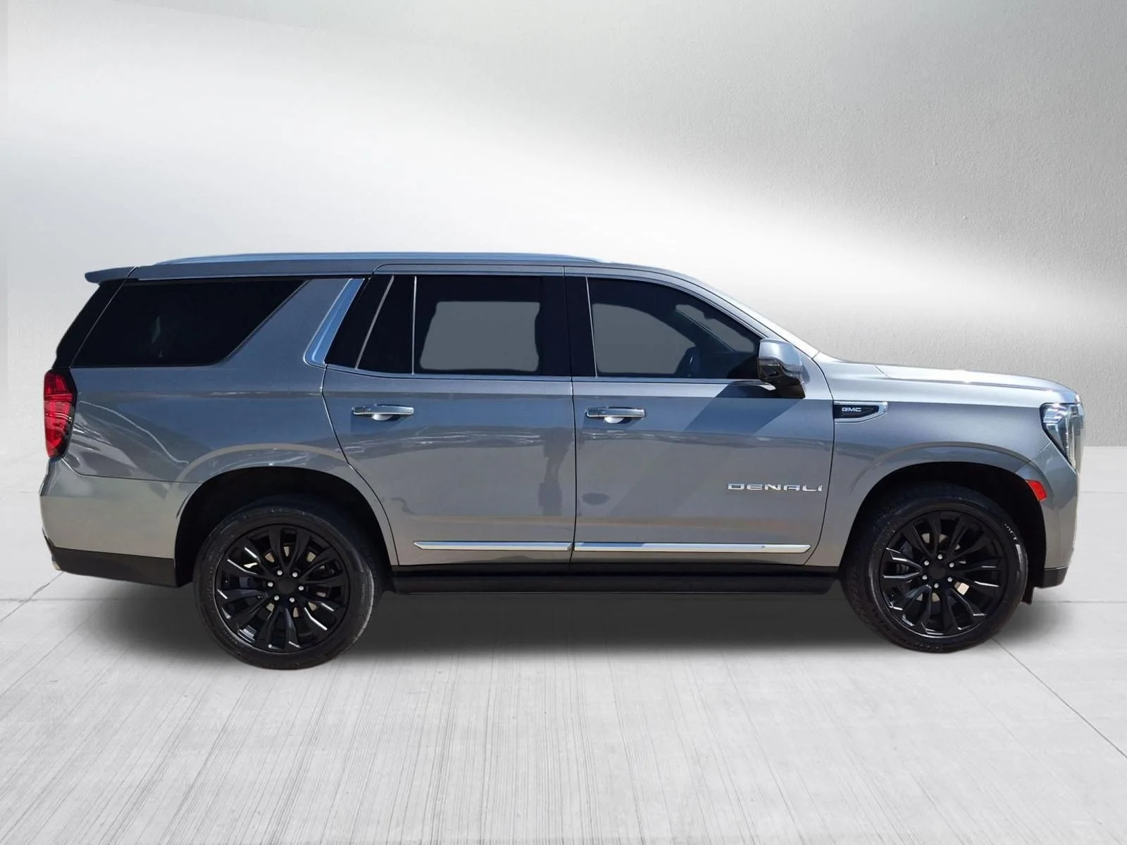 Used 2022 Satin Steel Metallic GMC Denali image 6