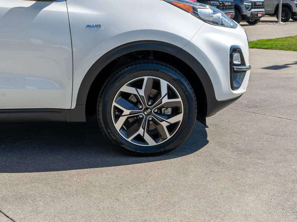 Used 2020 White Kia EX image 37