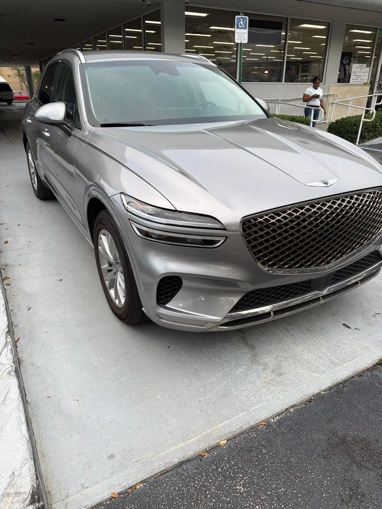 Used 2022 Silver Genesis 2.5T image 3