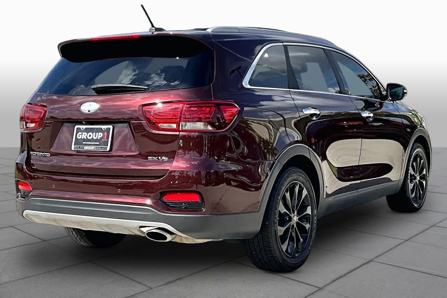 Used 2020 Passion Red Kia EX V6 image 13