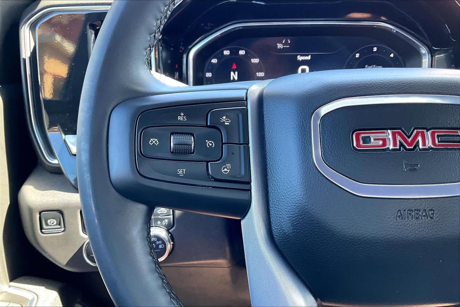 2025 GMC Sierra 1500 SLT - Photo 18