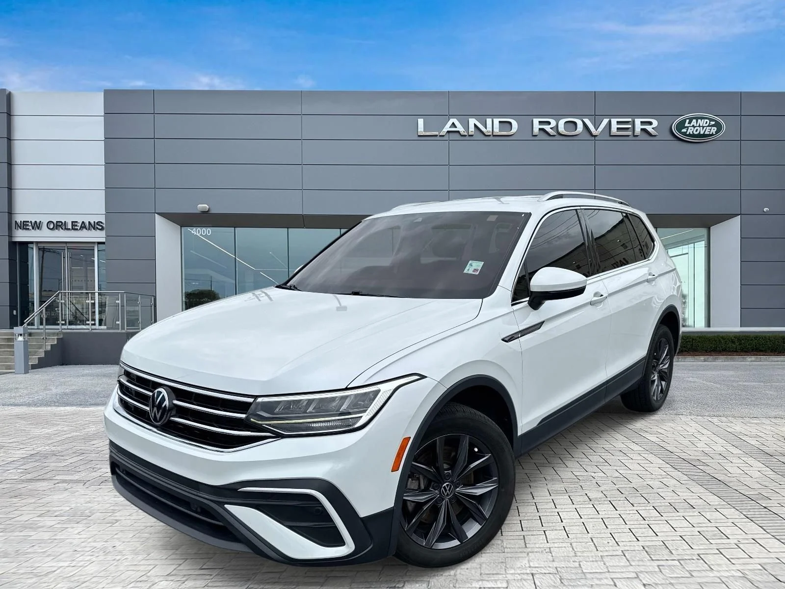 2023 Volkswagen Tiguan 2.0T SE