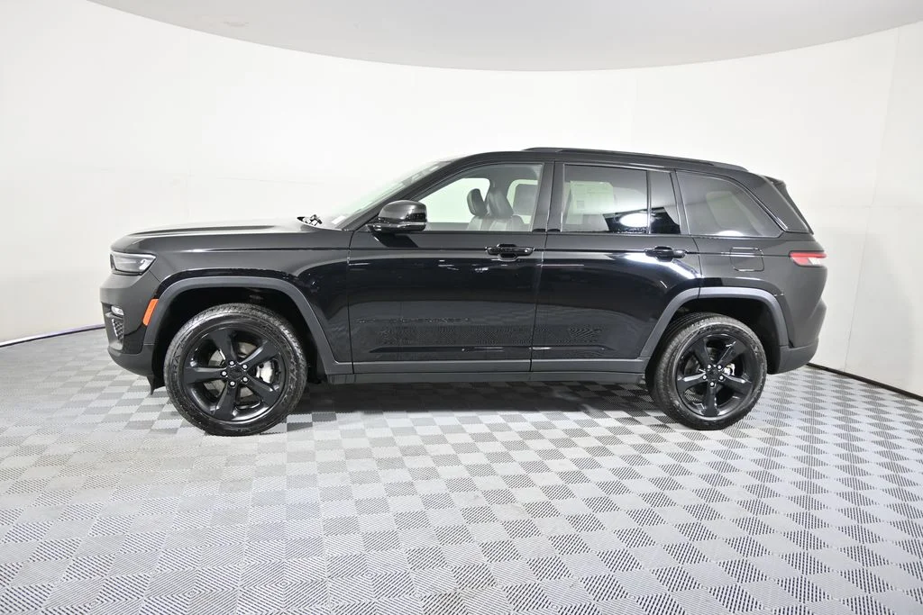 Used 2023 Black Jeep Limited image 2