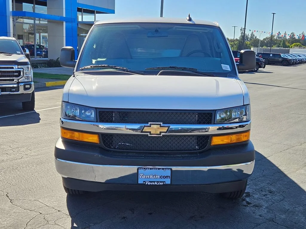 2025 Chevrolet Express Cargo Work Van - Photo 9