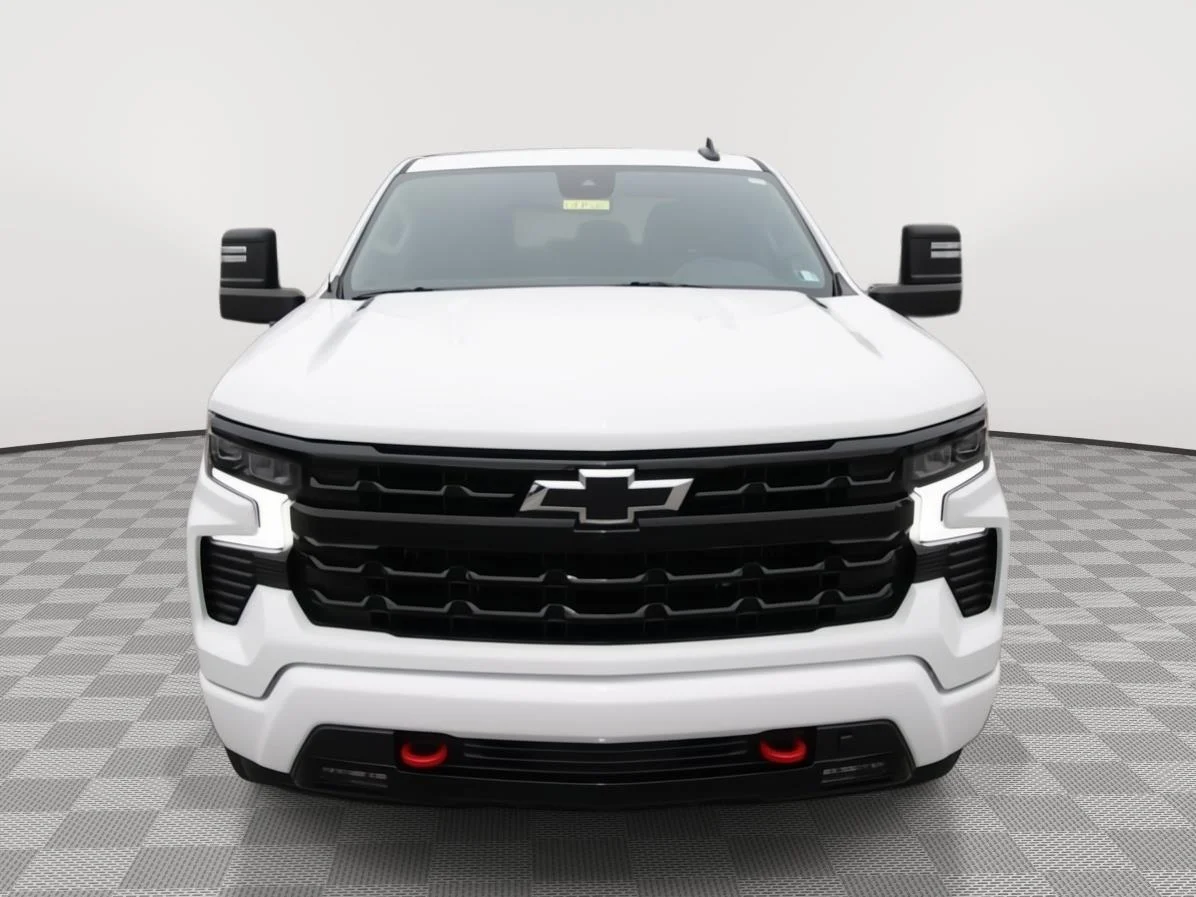 Used 2024 Summit White Chevrolet RST image 2