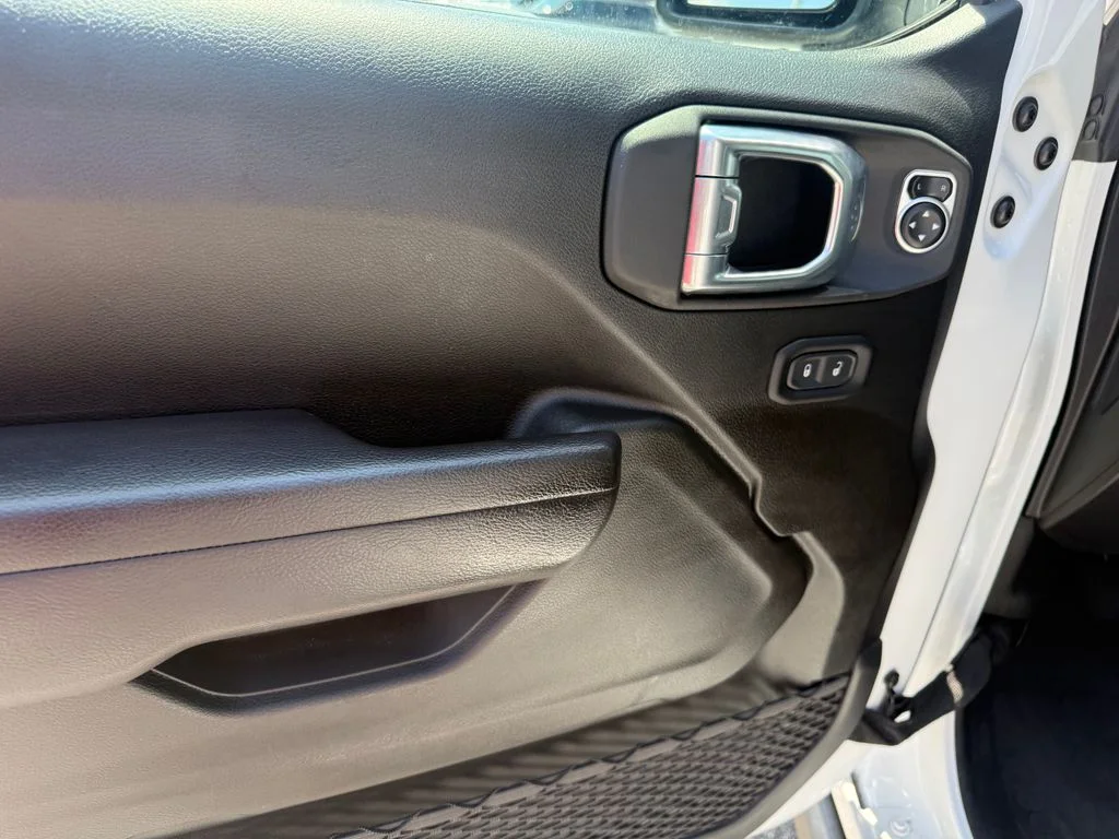Used 2024 White Jeep Willys image 5