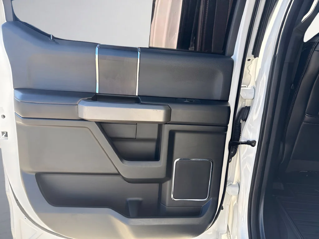 Used 2019  Ford XL image 32