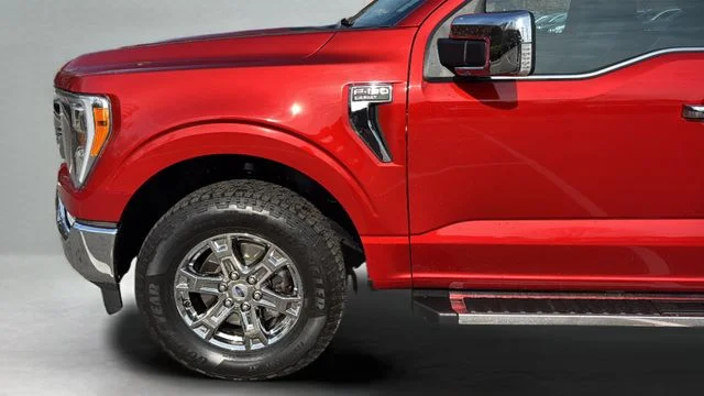 Used 2023 Red Ford Lariat image 32