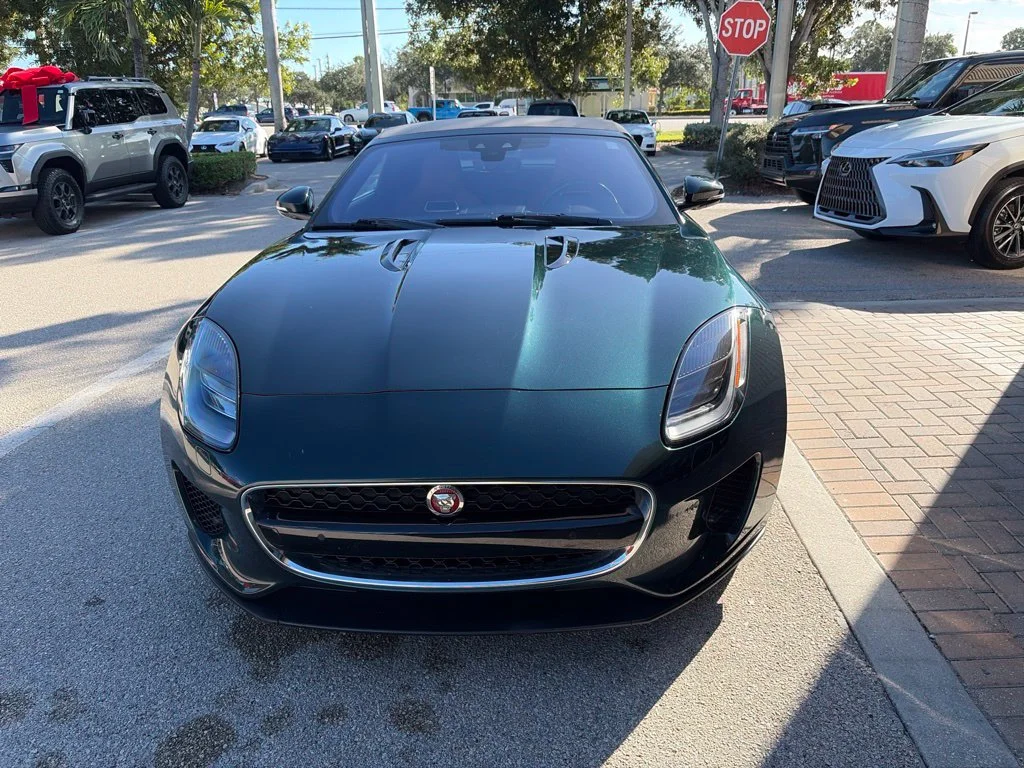 Used 2019 Green Jaguar P300 image 9