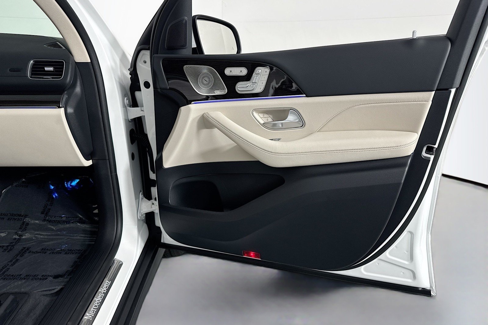 New 2026 Polar White Mercedes-Benz GLS 450 4MATIC® SUV image 24