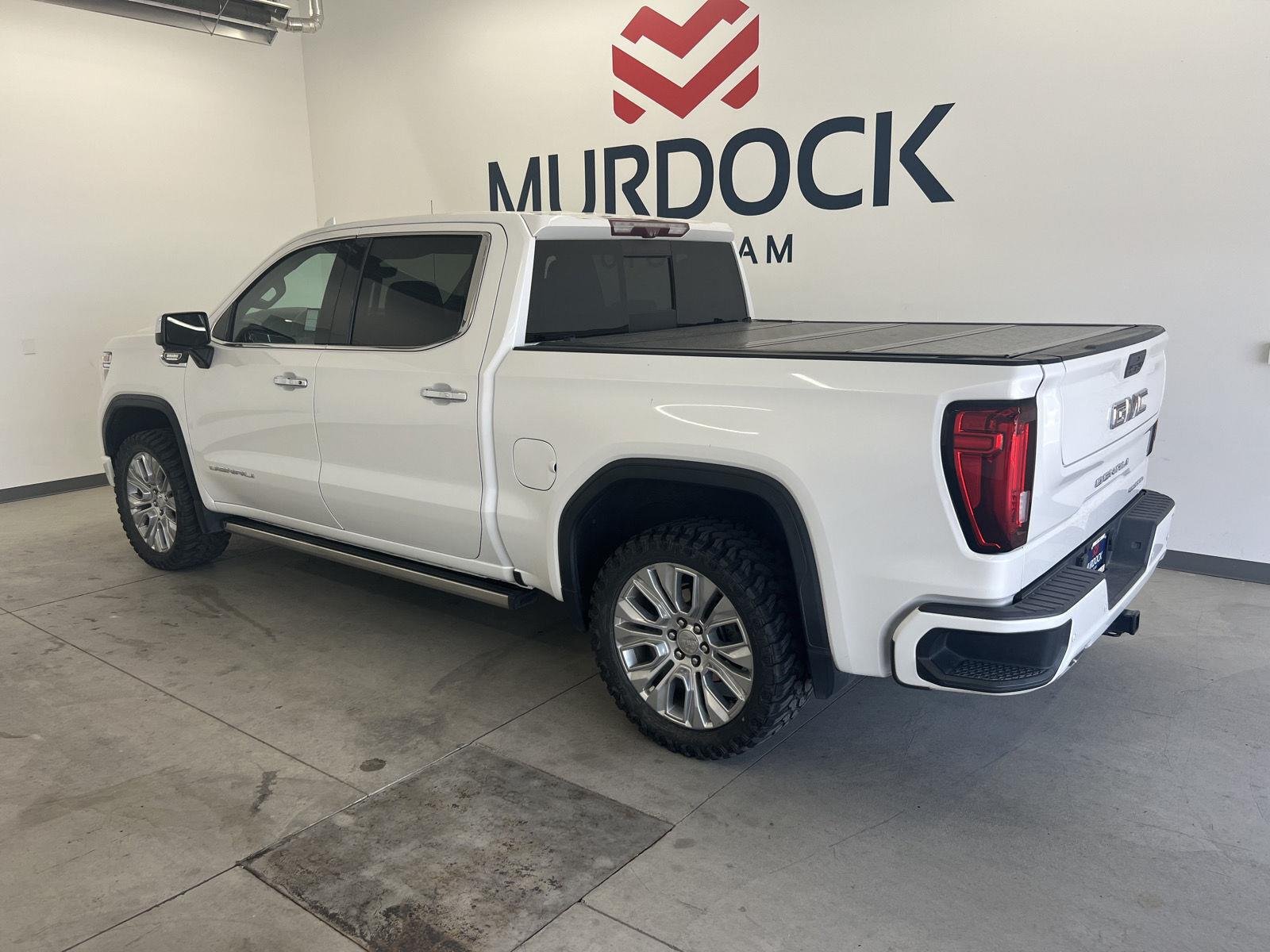 Used 2021 White Frost Tricoat GMC Denali image 2