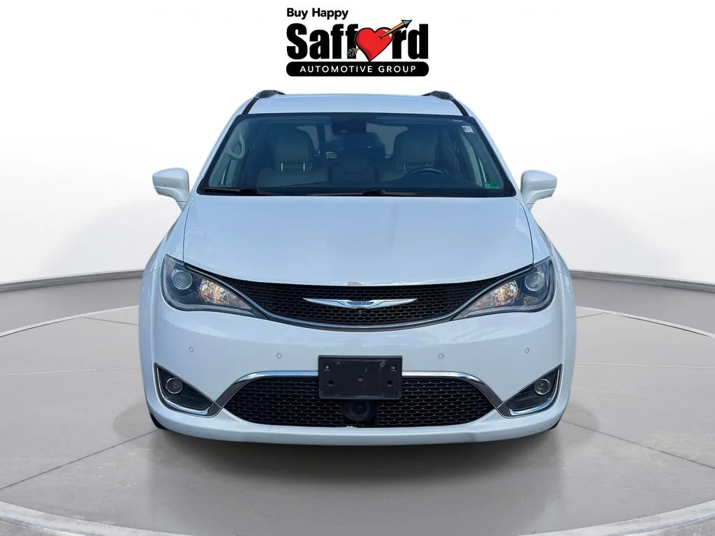 Used 2018 White Chrysler Touring L Plus image 7