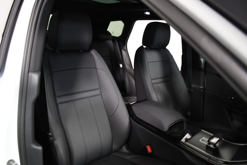 Certified Used 2026 Fuji White Land Rover Dynamic image 20