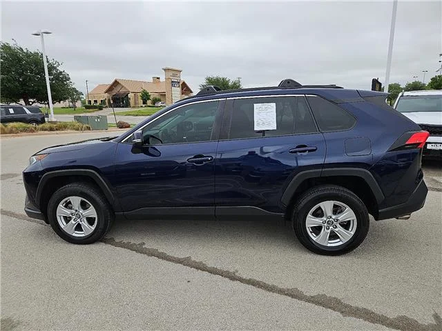 Used 2020 Blueprint Toyota XLE Front-wheel Drive image 2